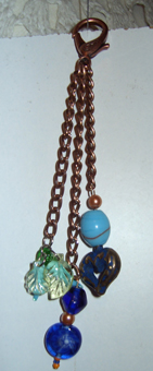 coeur bleu et perles